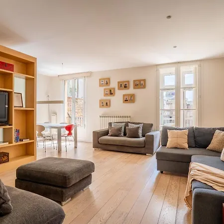 Classy 3Bed 3Bath Apartment In Eixample Barcelona Exterior photo