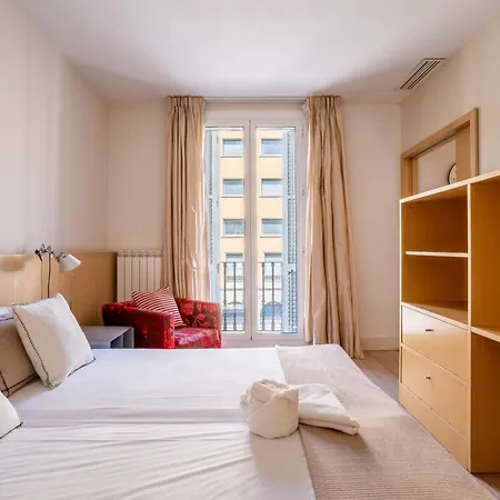 Classy 3Bed 3Bath Apartment In Eixample Barcelona Exterior photo